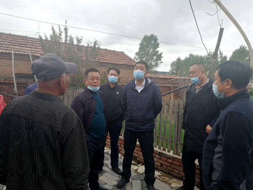 四平市人民政府副市长曹武对我市农村饮水安全工作进行暗访检查